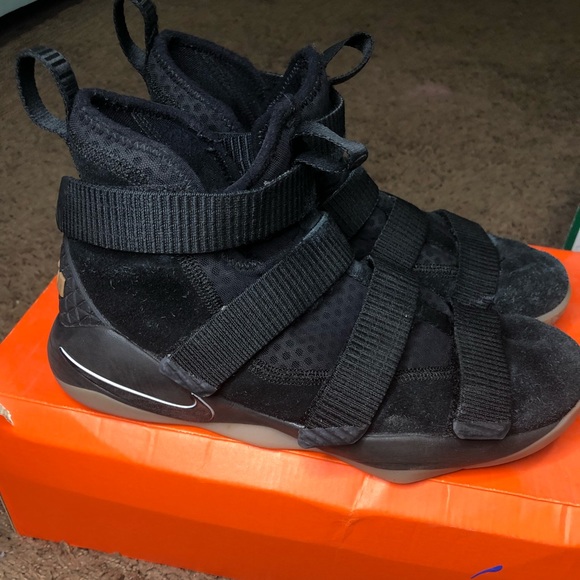 Lebron Soldier 11 - Picture 9 of 11